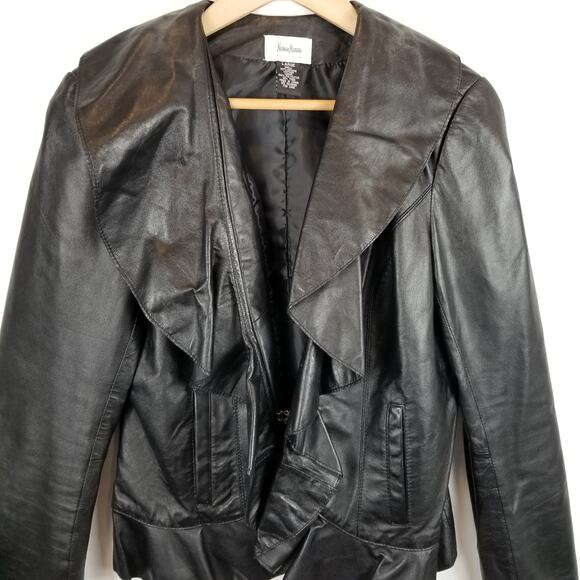 Neiman Marcus Women's Black Leather Ruffle Collar Jacket Size L Large - Picture 4 of 7
